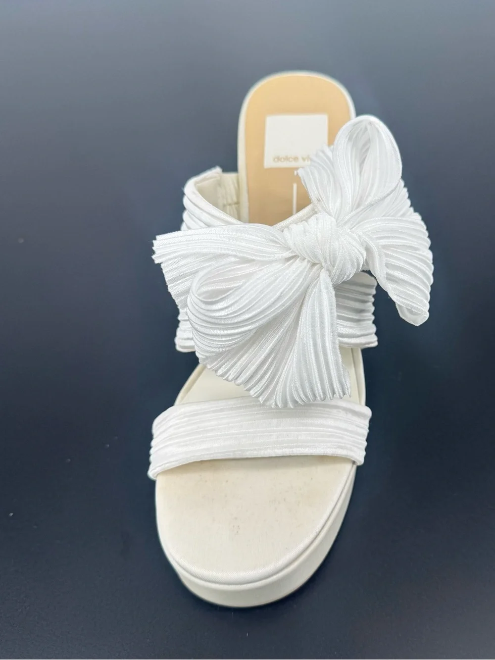 Dolce Vita elevated platform